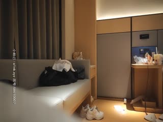 尤物女神夏禾2 欲火焚身的淫荡呻吟