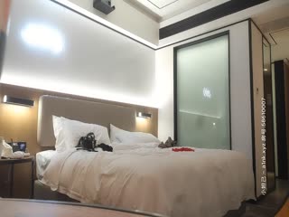 被新任鈴老師一瞬奪走芳心的我、因此要來實行 女教師奴隸化計畫。 本庄鈴 STARS516