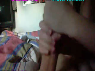 清纯小萝莉被玩具玩到流水，娇喘连连颤抖不断