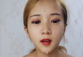 女主有看镜头，这个我是真喜欢，20岁嫩的