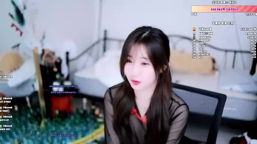 南方软妹户外羞耻露出！完整收录刺激野战全记录，高潮不断湿身诱惑