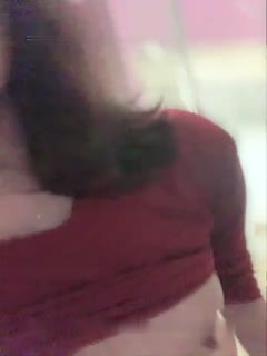 跪舔鸡巴的时候还亲切问候男友能不能忍住