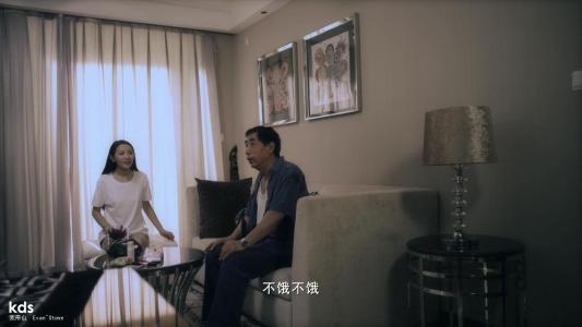 互相舔舐，品尝彼此爱液的滋味