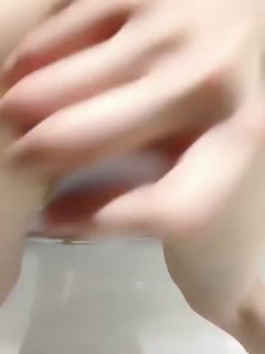 半糖明月极品校花无码流出版！蜜汁泛滥的湿身诱惑，清纯学妹真空制服蜜桃臀狂撩，超清画质尽享私处特写