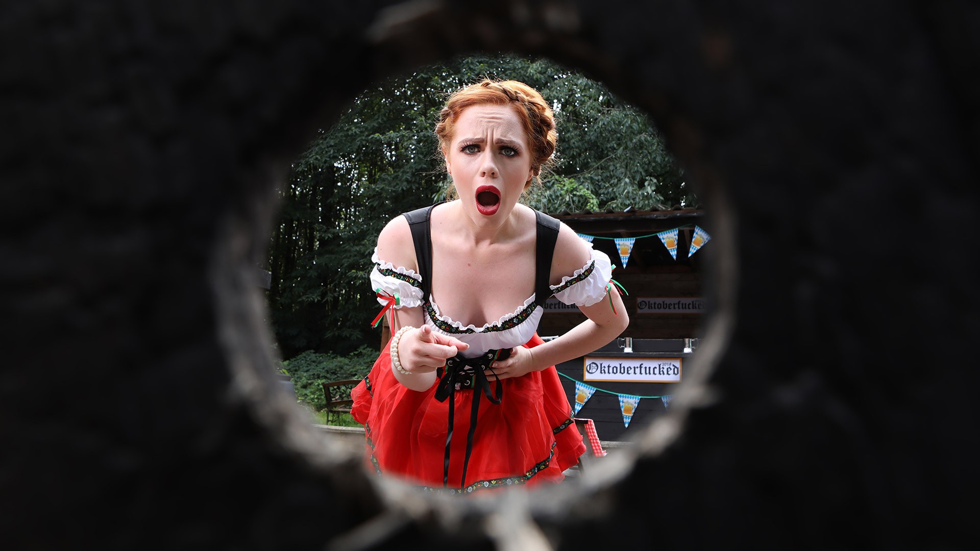 海角社区.小优穿上学生服在沙发上被我各种姿势操