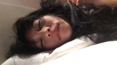 骚逼老妈跪在电梯口被后入高潮时大喊大家一起来操我