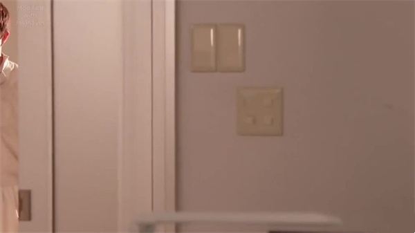 FC2PPV1422074 无码流出！人气模特遭老板迷奸内射，醒来逃脱难逃深喉口爆，舔弄鸡巴爽到升天！