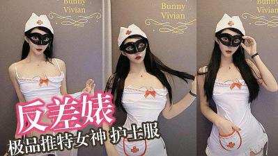 貴在真實,深夜夫妻檔,年輕人真實在,禮物到位,嬌美妻子全方位展示,暴力抽送射壹屁股