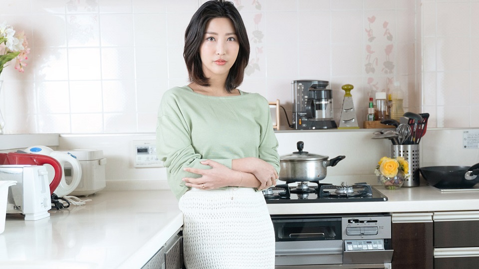 江苏常州坐台女 宋亦瑶 为报答客户上门送逼 卫生间内后入翘臀 激烈打桩淫叫不断！