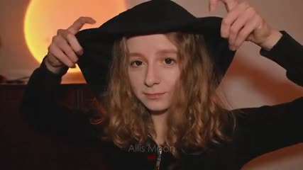 想了很久的大奶女同事終于被我拿下，抓頭發後入真是太爽了