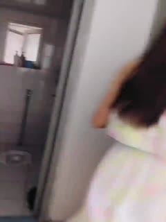 [MP4 1.3G] 极品网红美女！换上情趣装！吸吮大屌丝袜撕裆，翘起屁股后入猛顶，骑脸颜射爽翻天