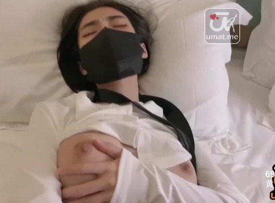 大奶学妹兼职遭遇潜规则颜射-果果酱