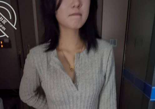 海角社区.爆操20岁极品长腿表妹